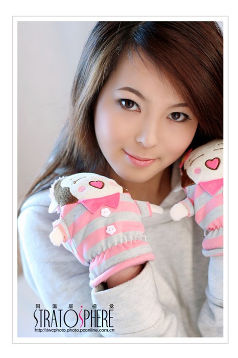 迷人气质的可爱小美女