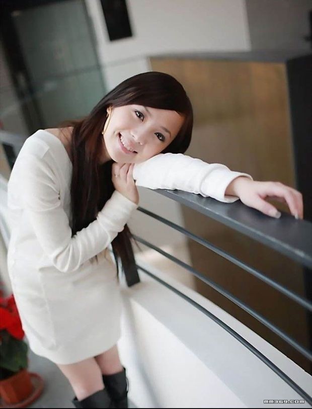 清新写真：绝色长发美女