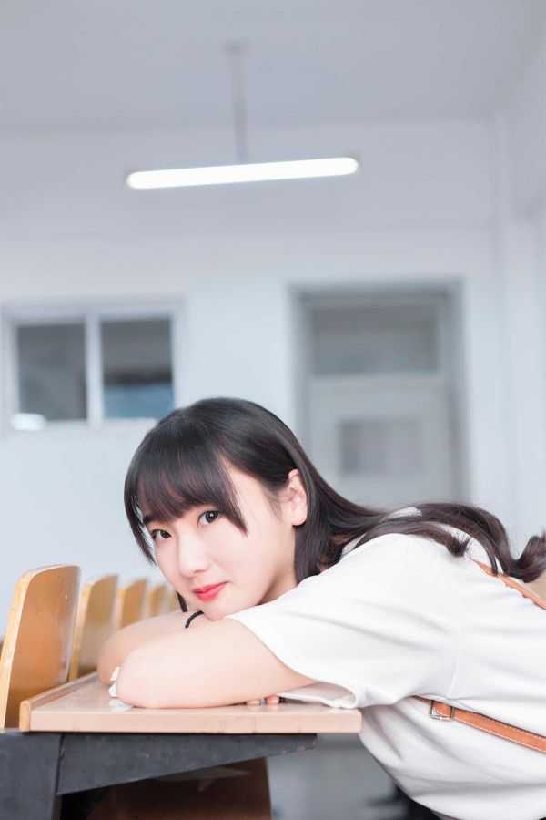 高挑美少女，身材完美