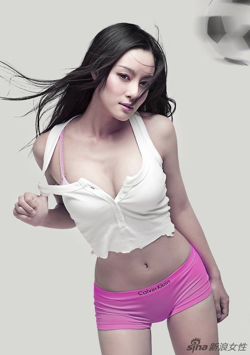 王冕性感造型助阵世界杯