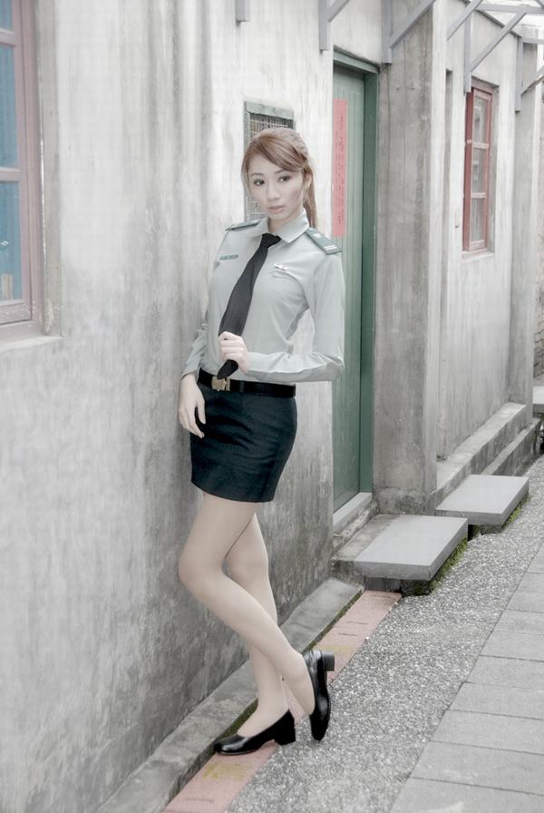 美丽警花的清新生活照