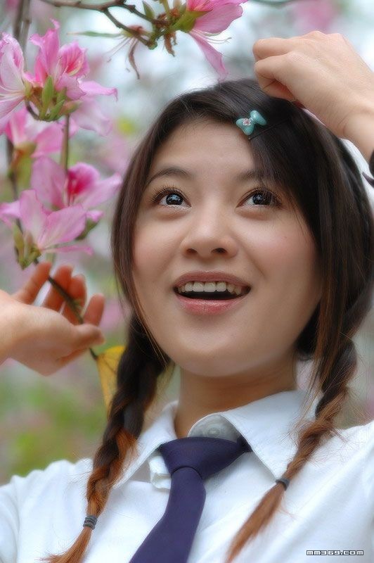 福州大学校花身材好，美貌惊人