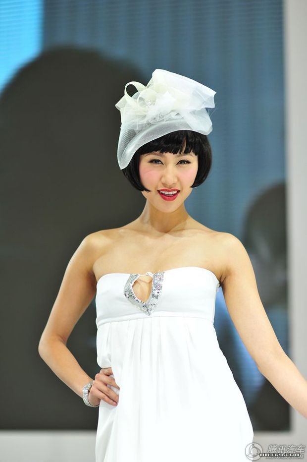 雪铁龙车展性感车模组图