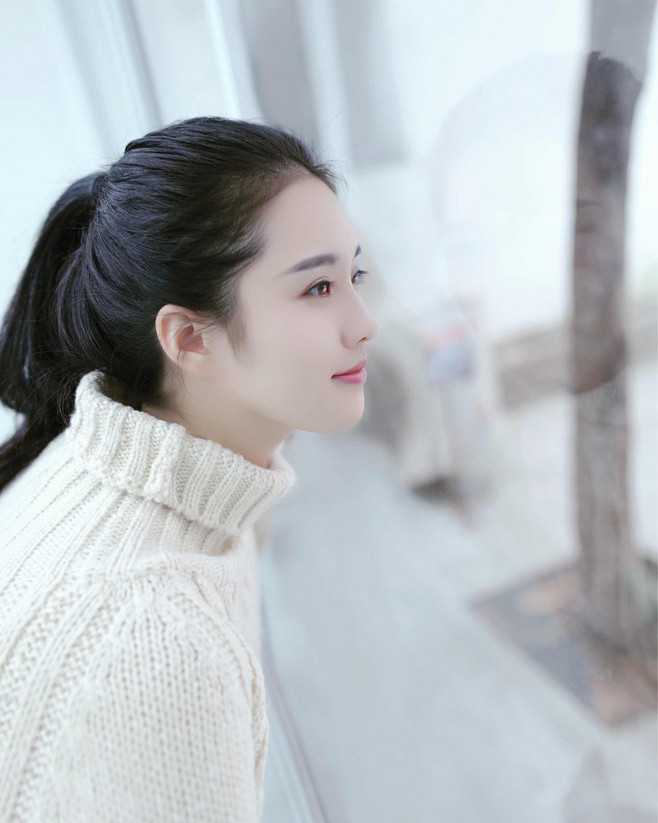 美丽的白色毛衣