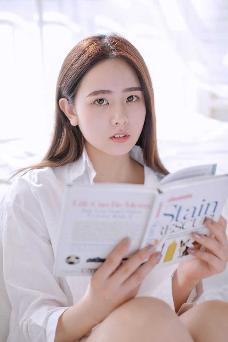 清澈透明，如白开水般纯净