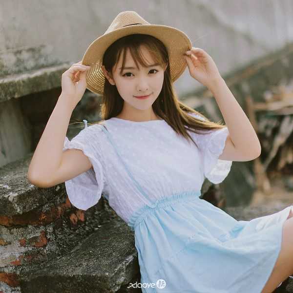 黄昏前的美丽日落
