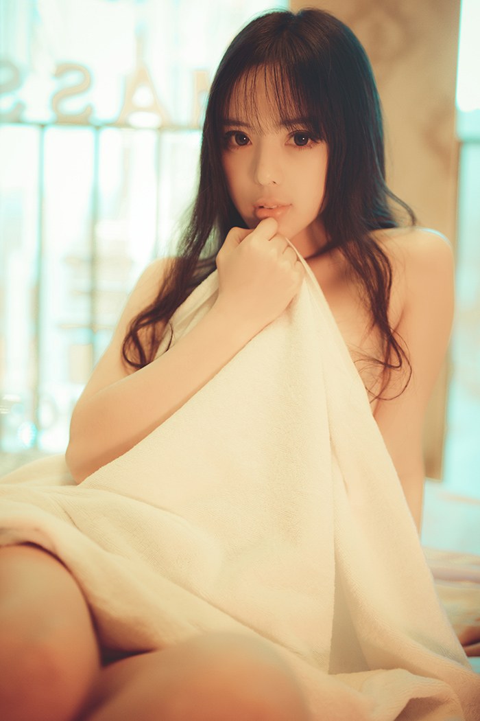 性感美女周熙妍独特的按摩技巧令人心动