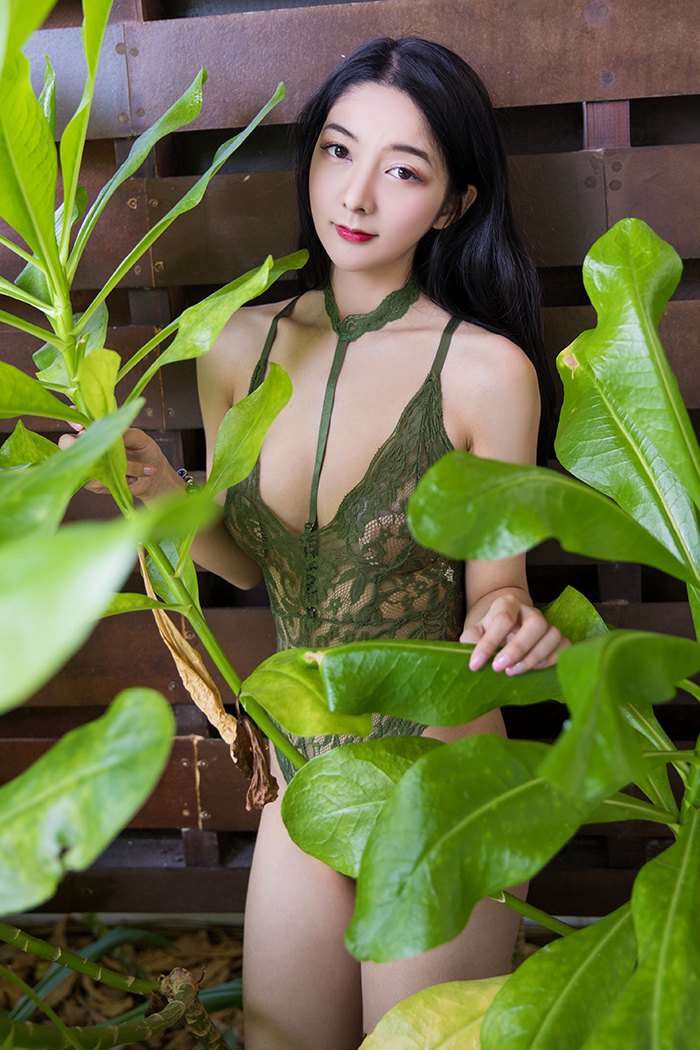 小热巴娇嫩玉体湿身诱惑