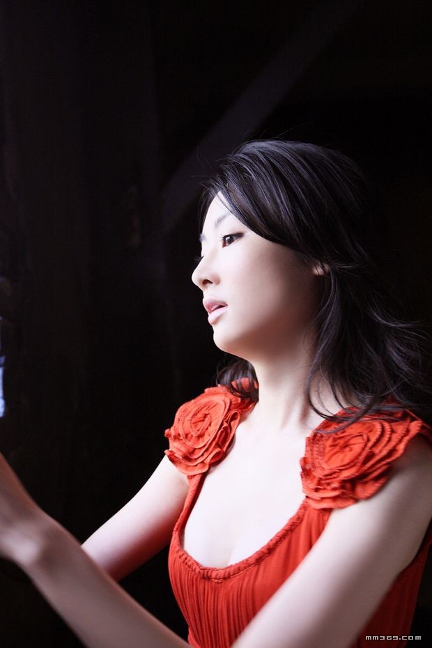 美丽的白衣天使绝美写真