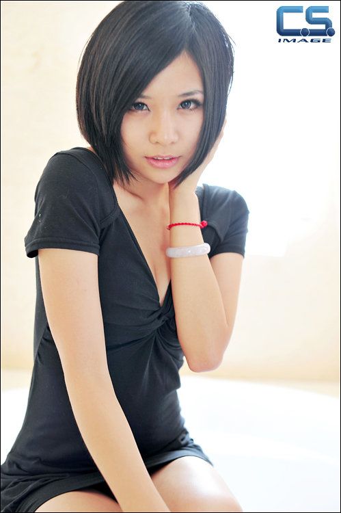 90年后的美女小婷性感私房照