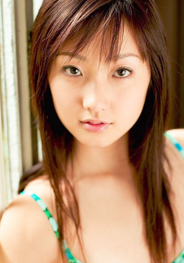 美女内衣照片，身材好眼睛大