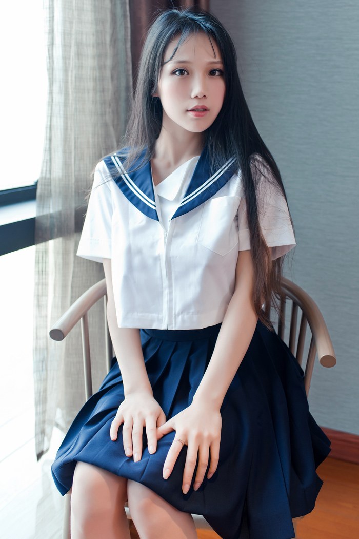 李可可的妩媚身姿令人心动