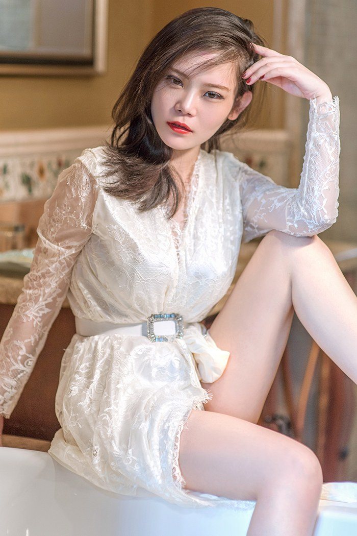 性感美女私房大尺度，点燃欲望之火