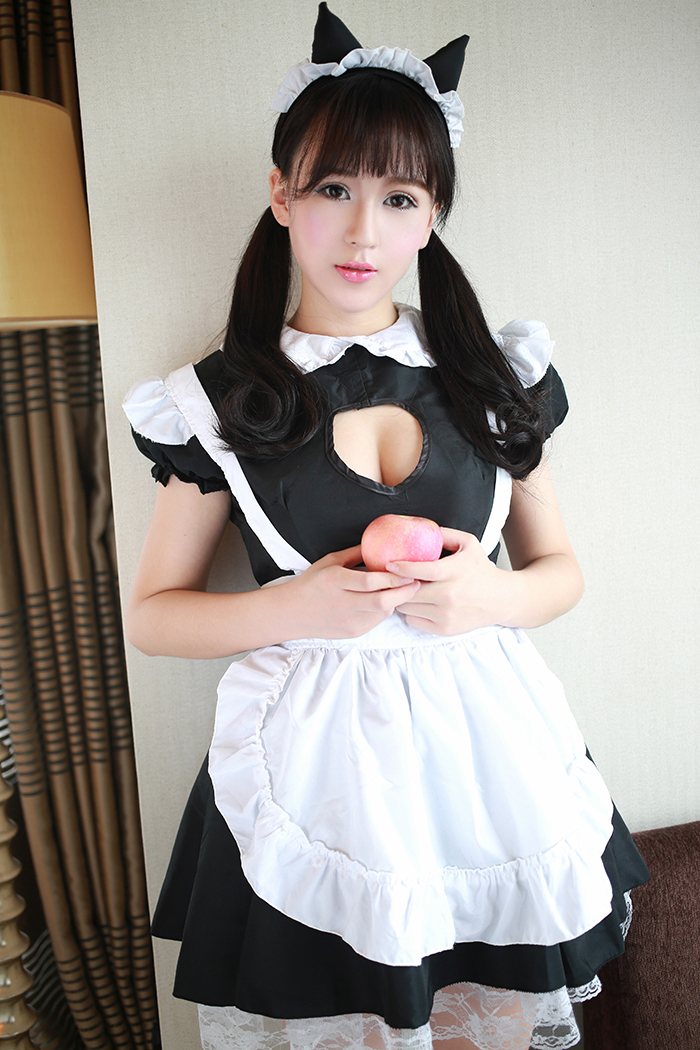 性感女仆唐雨辰诱惑美乳抢镜