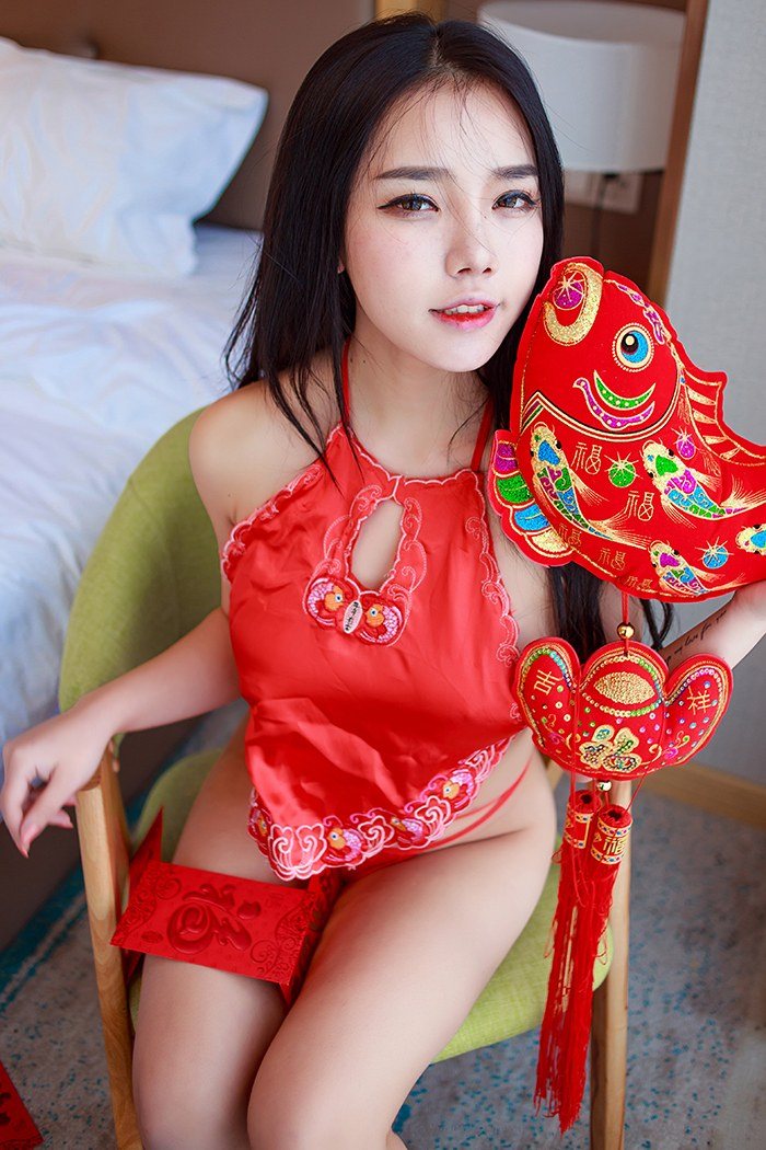 夏雪爱红包，遮点诱人心魂！