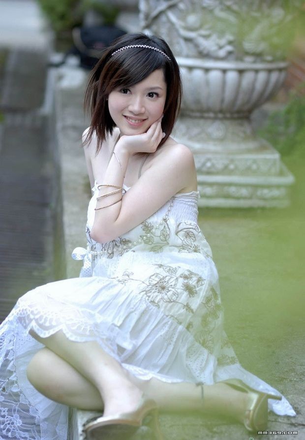 广州大学英语系清纯女生，引人注目