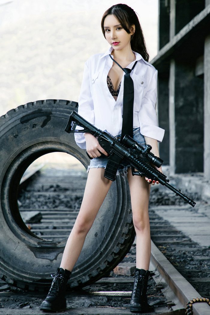 御姐周于希吃鸡战场绝对诱惑