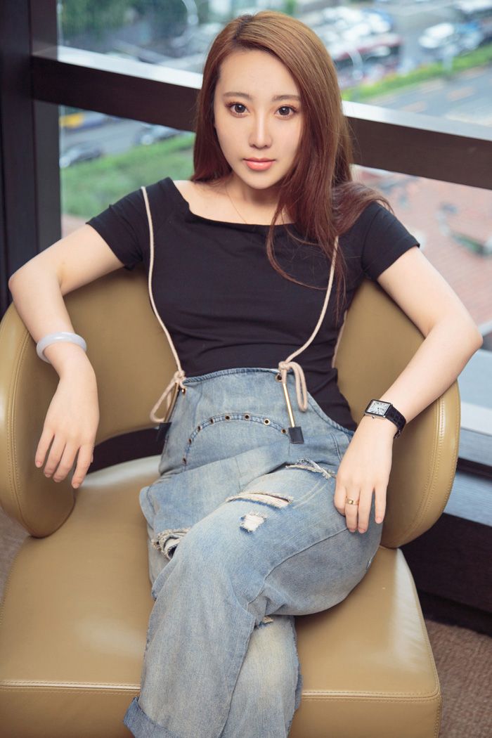 性感黑丝御姐唐溪若情趣蕾丝诱惑无限