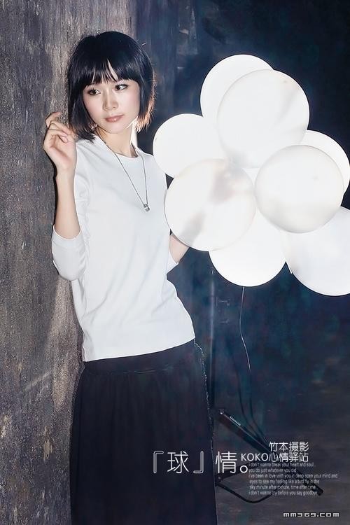 清新美丽的球爱女神高清写真