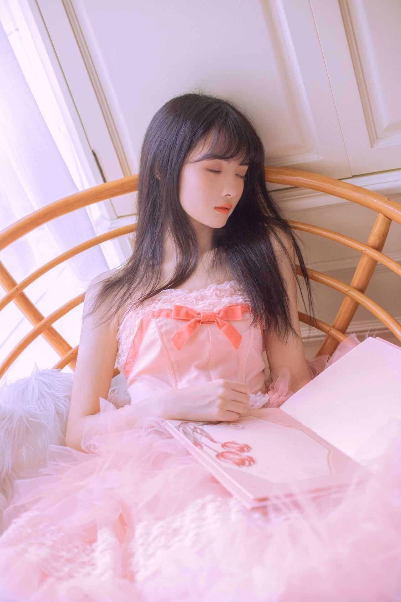 星海眼眸，闪耀无限