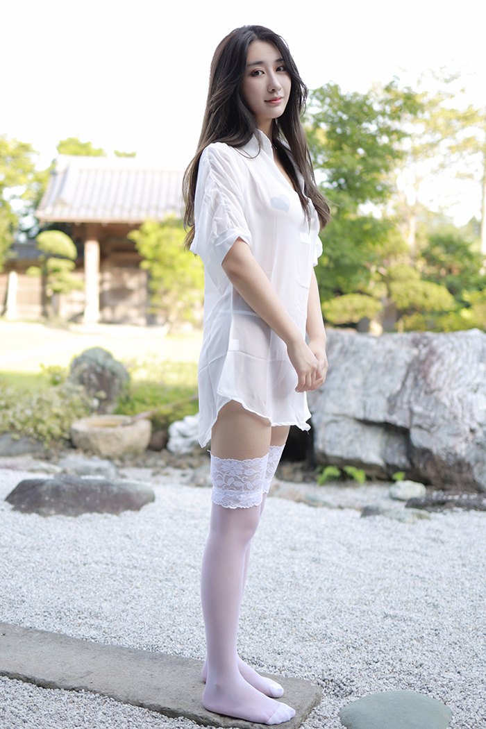 邻家小妹子欣寂寞难耐羞涩露香肩