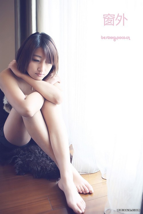 窗外清新美眉写真