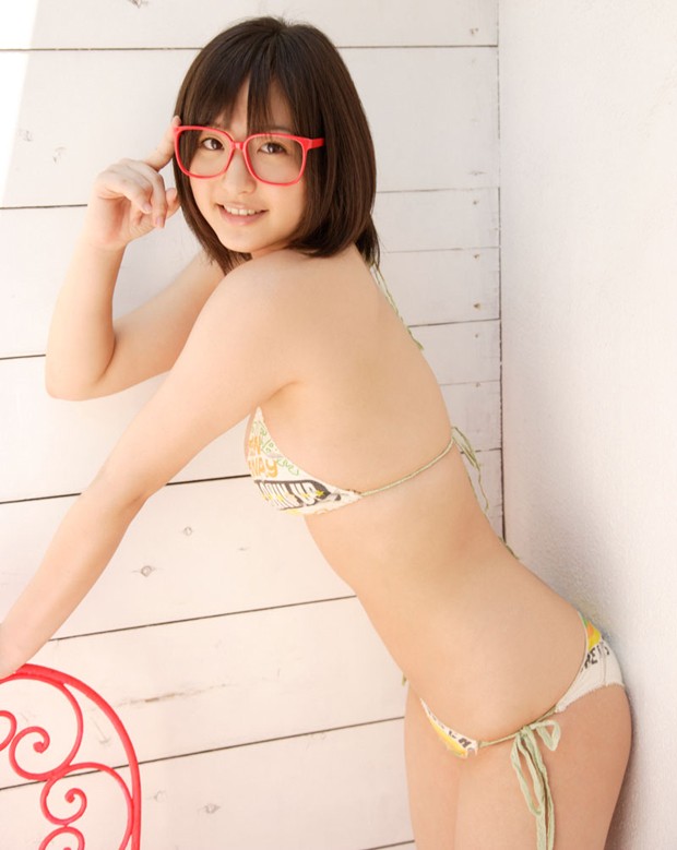 村上友梨性感比基尼秀大波