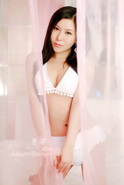 娇嫩滢公主的粉红城堡