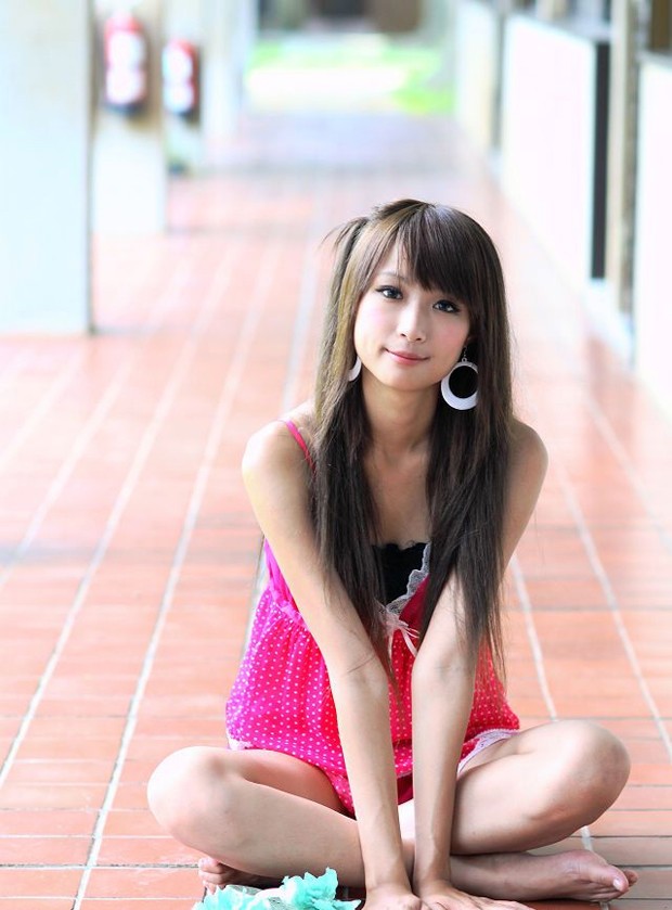 清纯美女金美姬长腿写真照