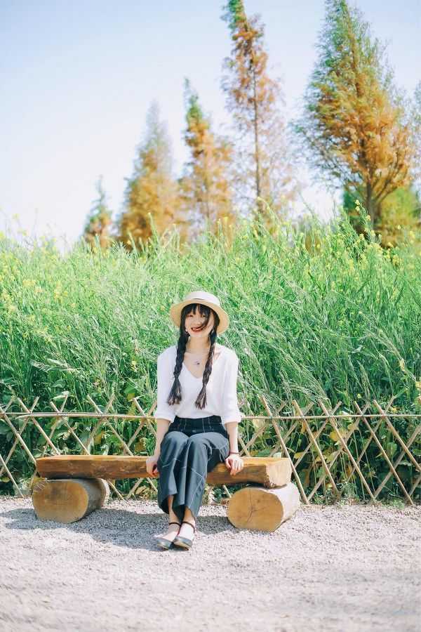 你的笑容胜过鲜花绽放