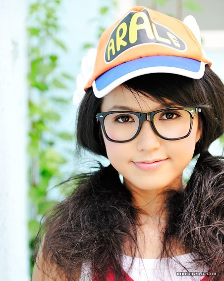 可爱纯真的眼镜女生回忆