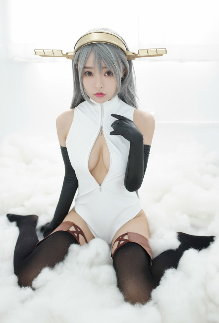 柳侑绮性感泳衣cosplay大胆开胸!