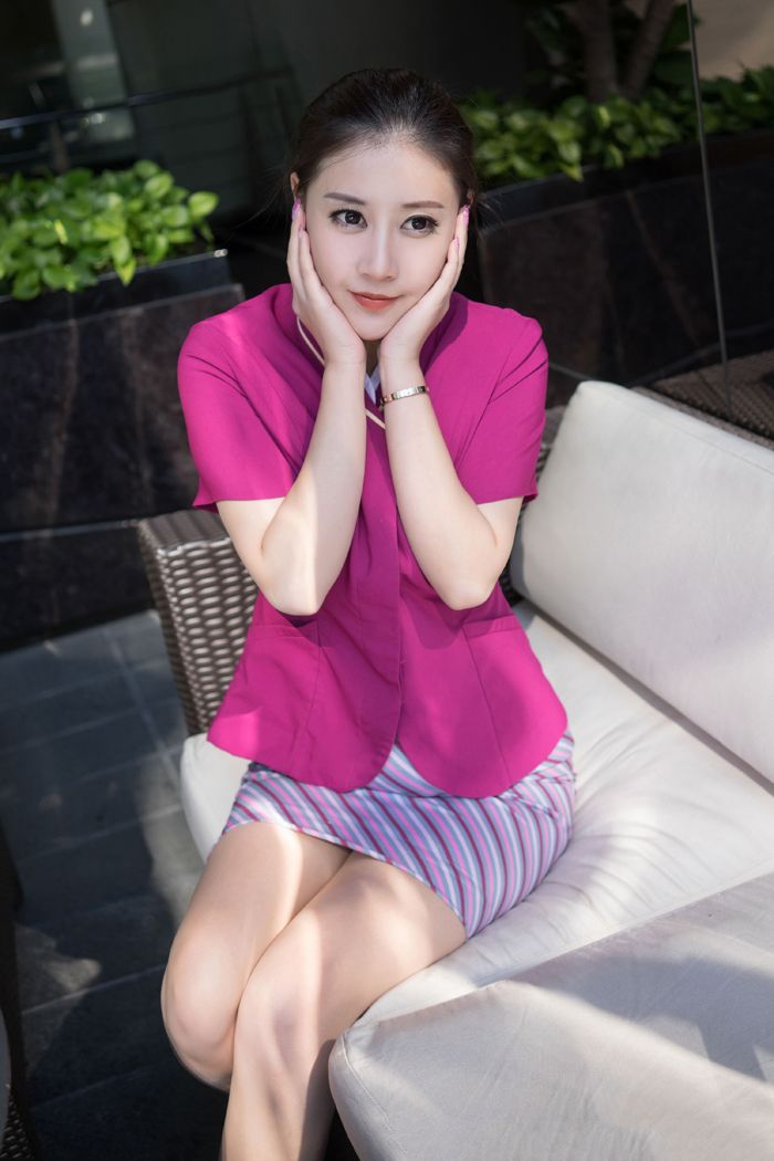 性感美女陆瓷艺术照，曲线迷人