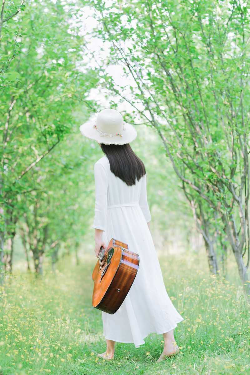 少女的尤克里里