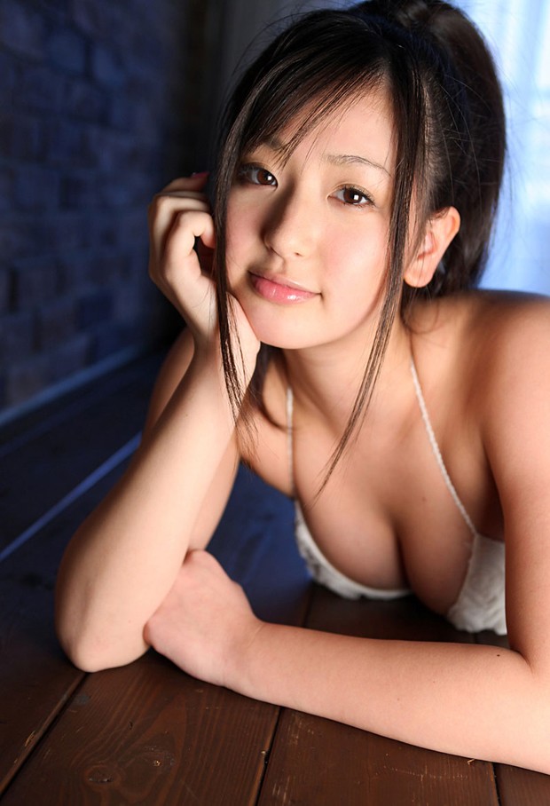 村上友梨性感比基尼写真
