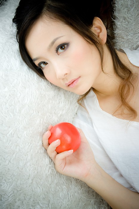 90后美女充满女性魅力