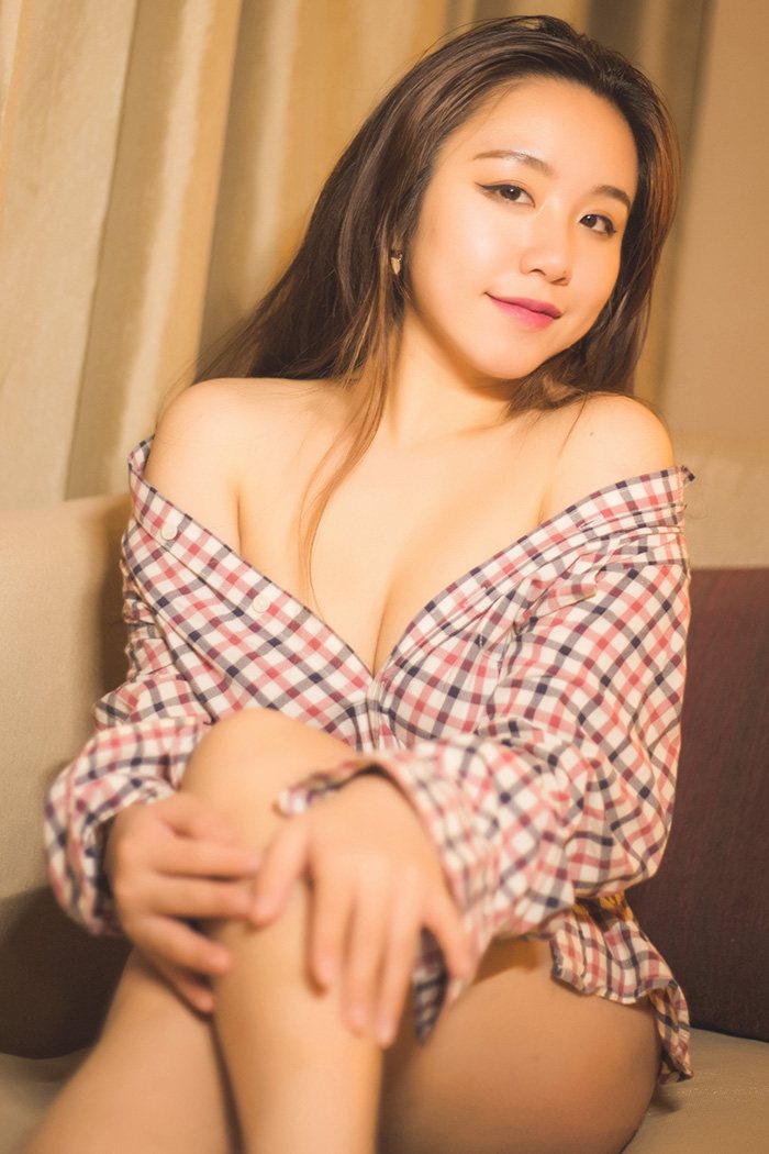 妩媚女郎菜菜曼妙酮体令人垂涎欲滴