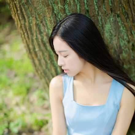 微风轻拂，思念涌上心头