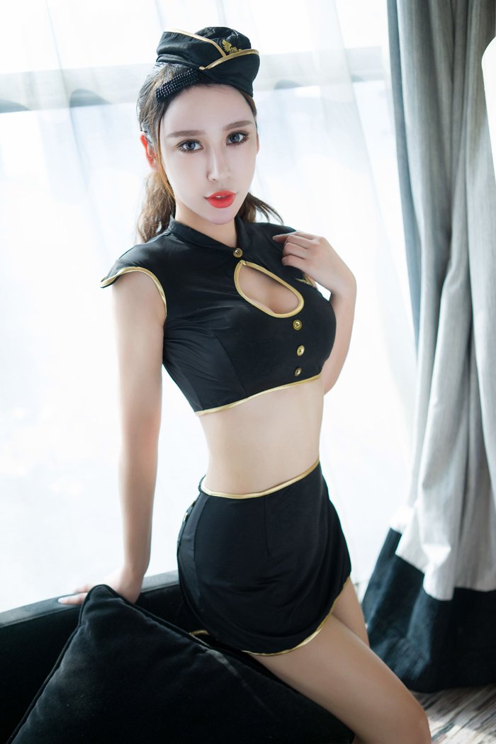 杨诺依制服诱惑艺术照，翘臀绝色女神