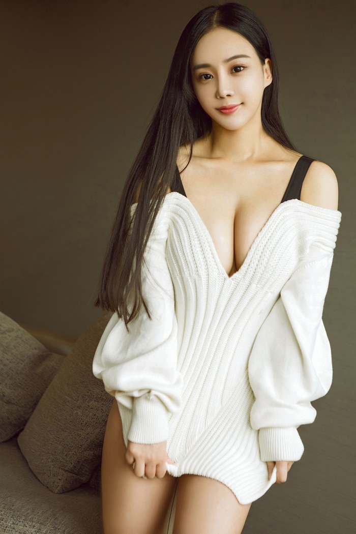 孙晚桐私拍诱惑姿势多