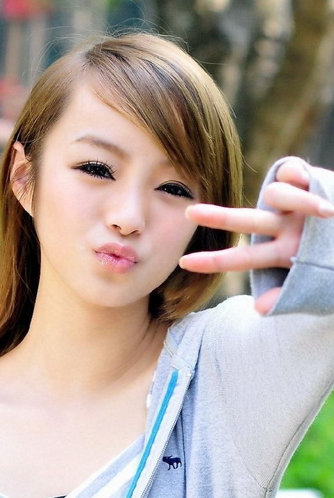 清纯美眉黄诗思的私房照，绝美诱人！