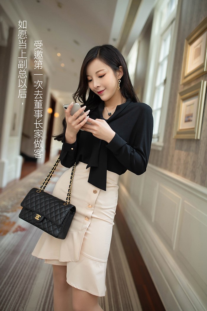 副总美女陈小喵被邀请调教肉丝玉足